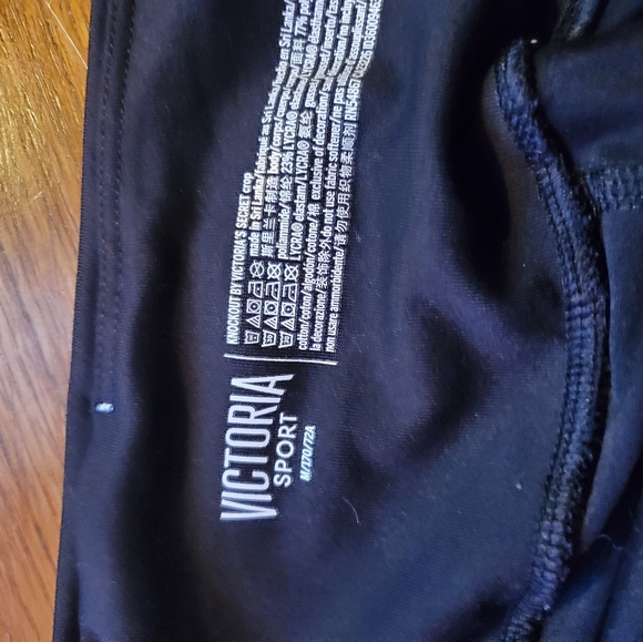 Victoria Secret Sport Capri Leggings - Picture 2 of 2